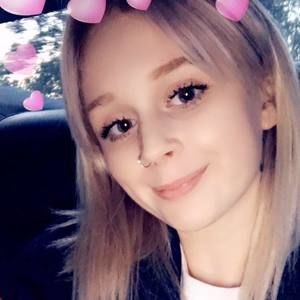 Meet your Posher, Lydia